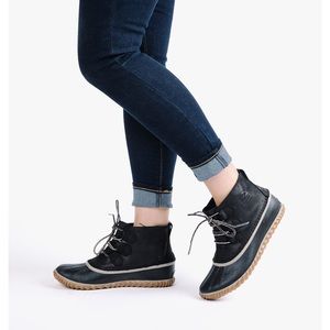 SOREL Out N About Leather boots